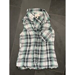 Skies Are Blue Women's 100% Cotton Plaid Vest Top Green Button Fringe